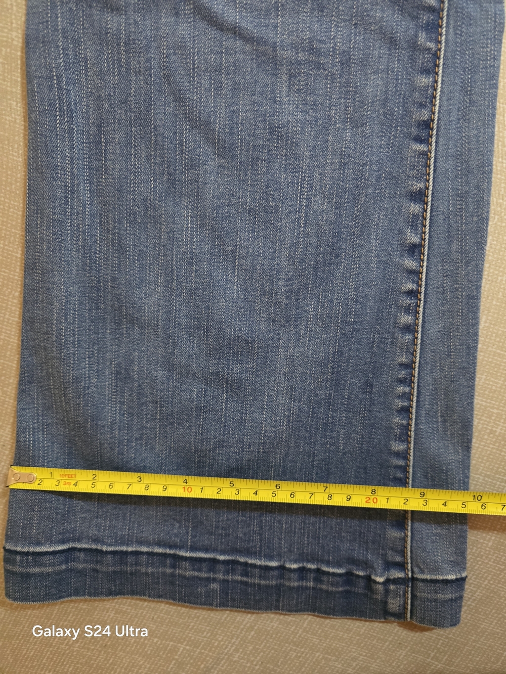 American Eagle Outfitters Wide Leg Jeans in Light Blue Wash - Picture 4 of 11